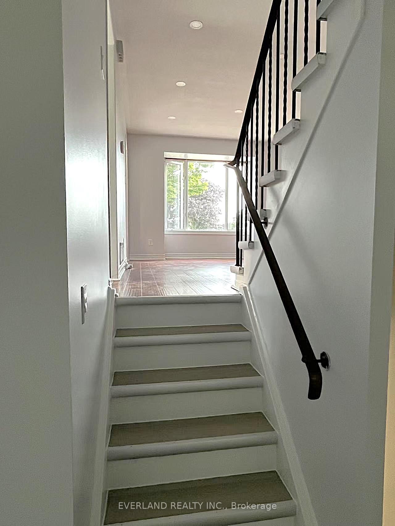 Photo 6 of 28 Brooksbank Crescent, Ajax, South West — HOMEH
