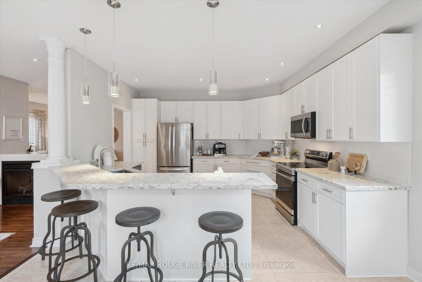 Photo 15 of 57 Penhurst Drive, Whitby, Brooklin — HOMEH