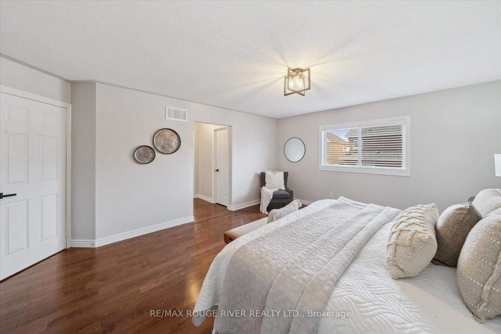 Photo 22 of 57 Penhurst Drive, Whitby, Brooklin — HOMEH