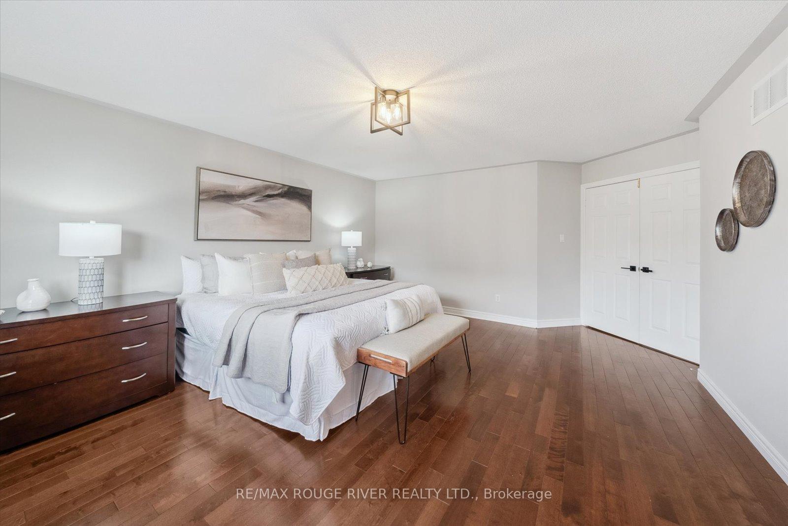Photo 23 of 57 Penhurst Drive, Whitby, Brooklin — HOMEH