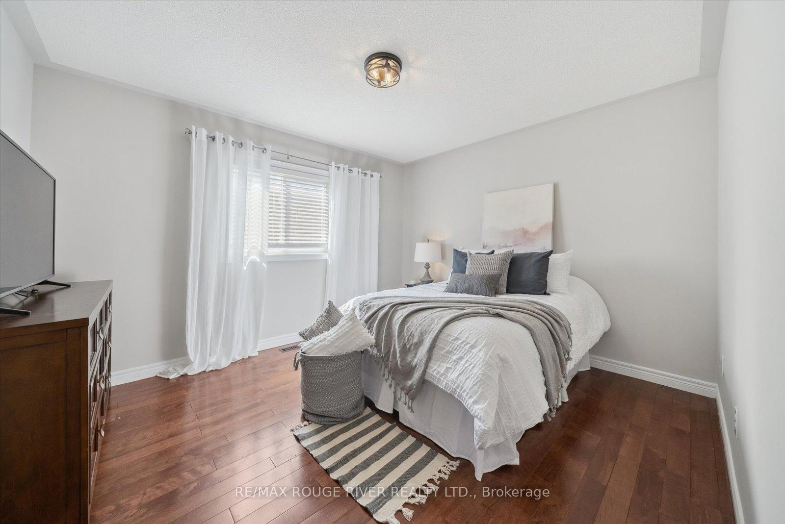 Photo 29 of 57 Penhurst Drive, Whitby, Brooklin — HOMEH