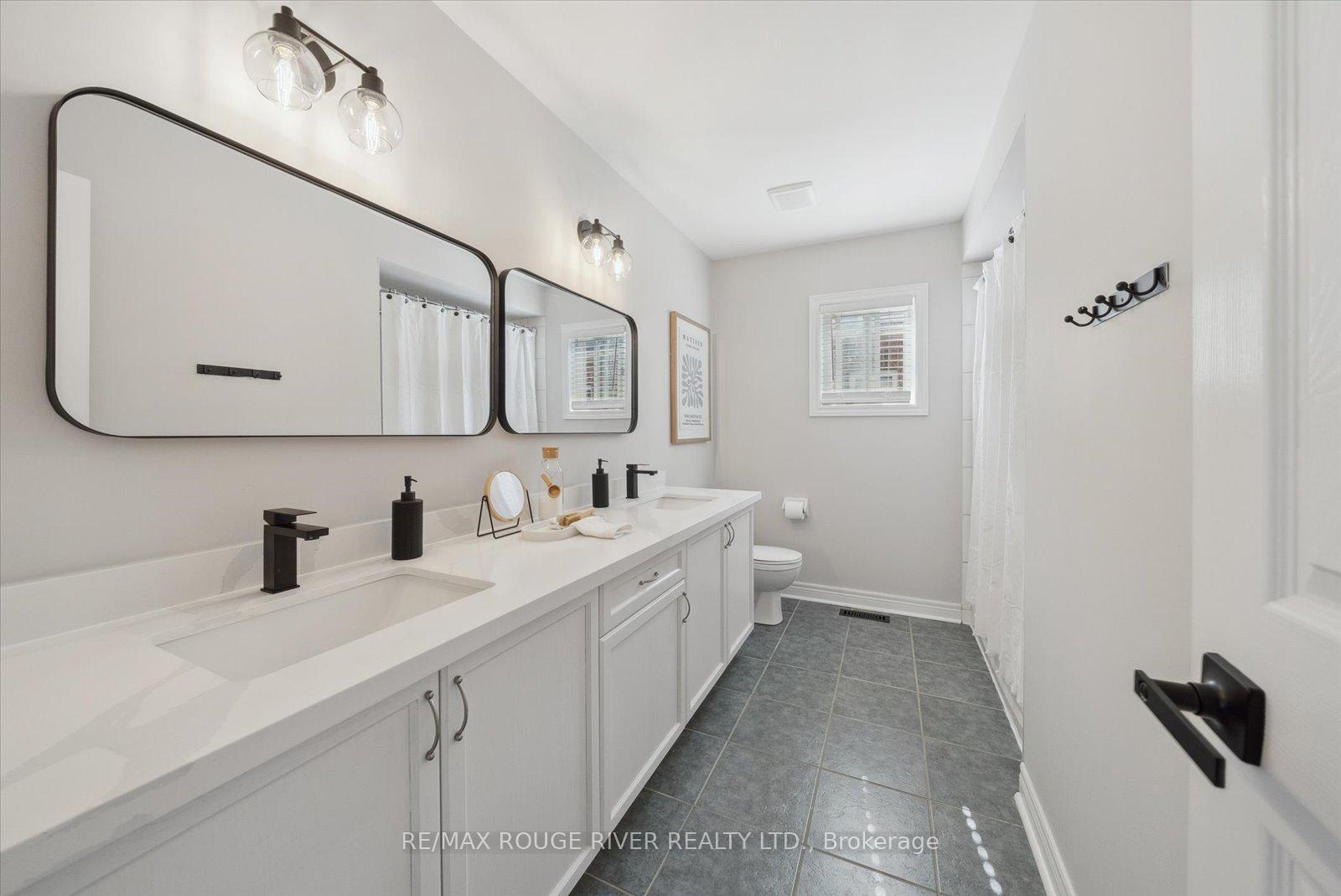Photo 31 of 57 Penhurst Drive, Whitby, Brooklin — HOMEH