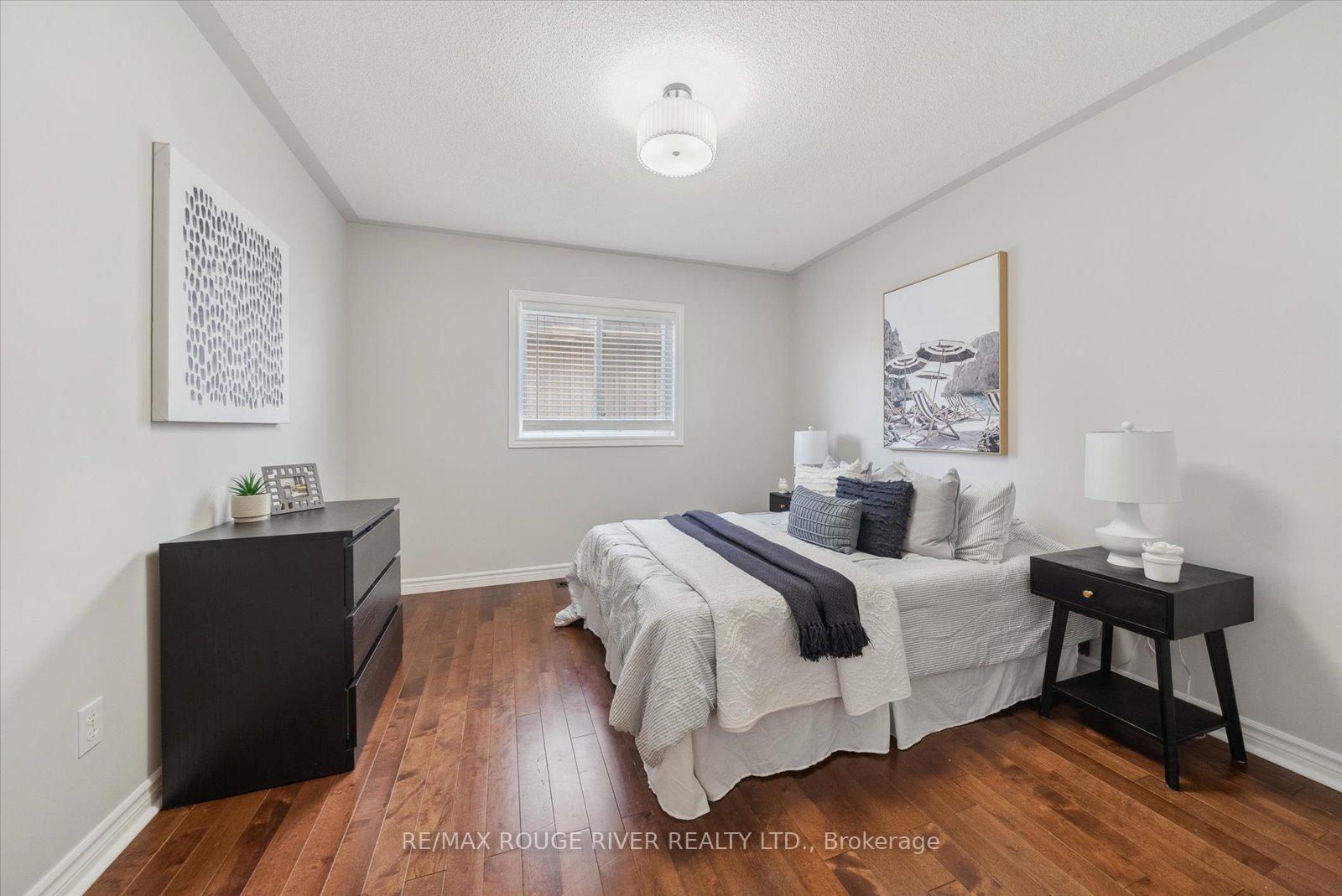 Photo 32 of 57 Penhurst Drive, Whitby, Brooklin — HOMEH