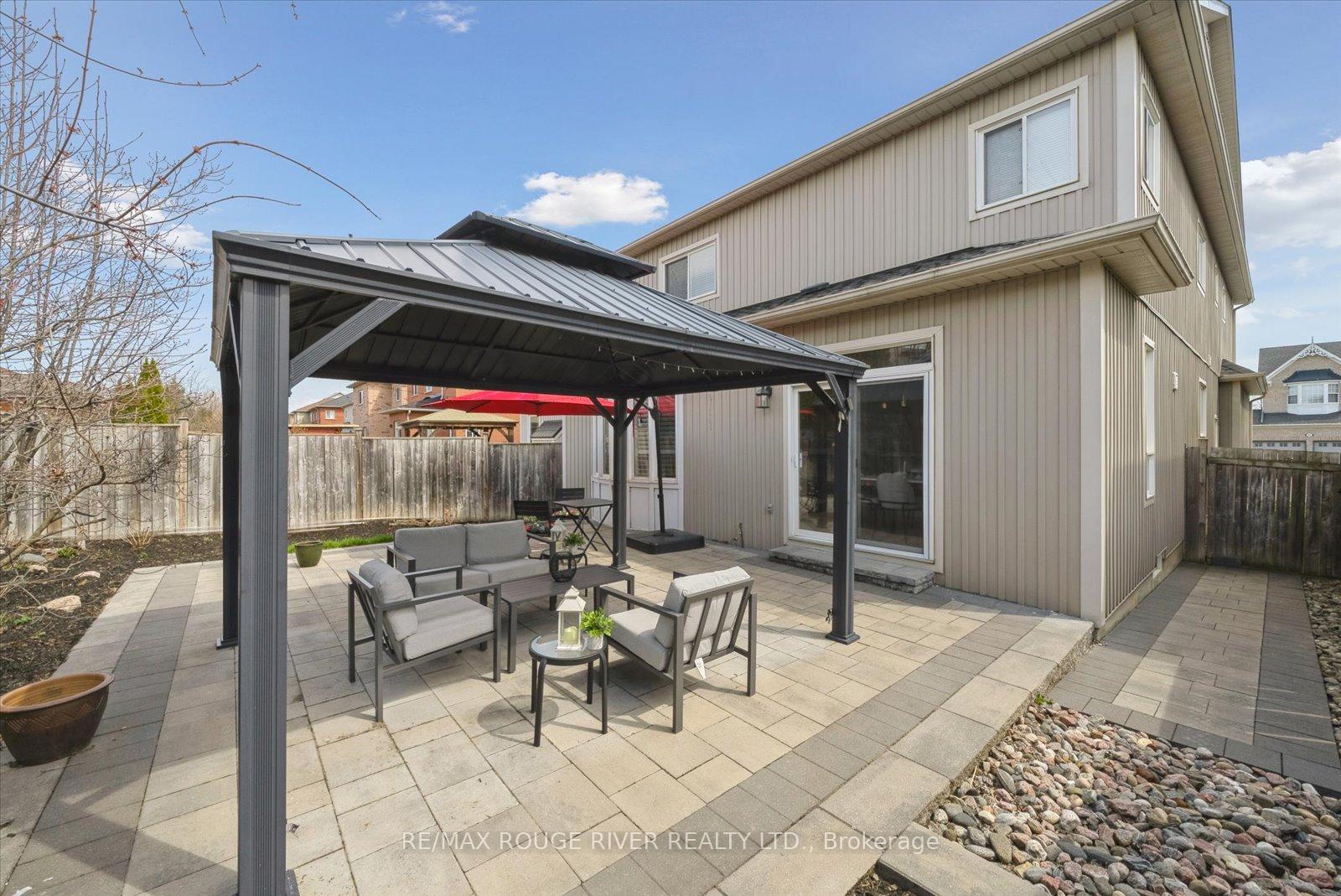 Photo 37 of 57 Penhurst Drive, Whitby, Brooklin — HOMEH