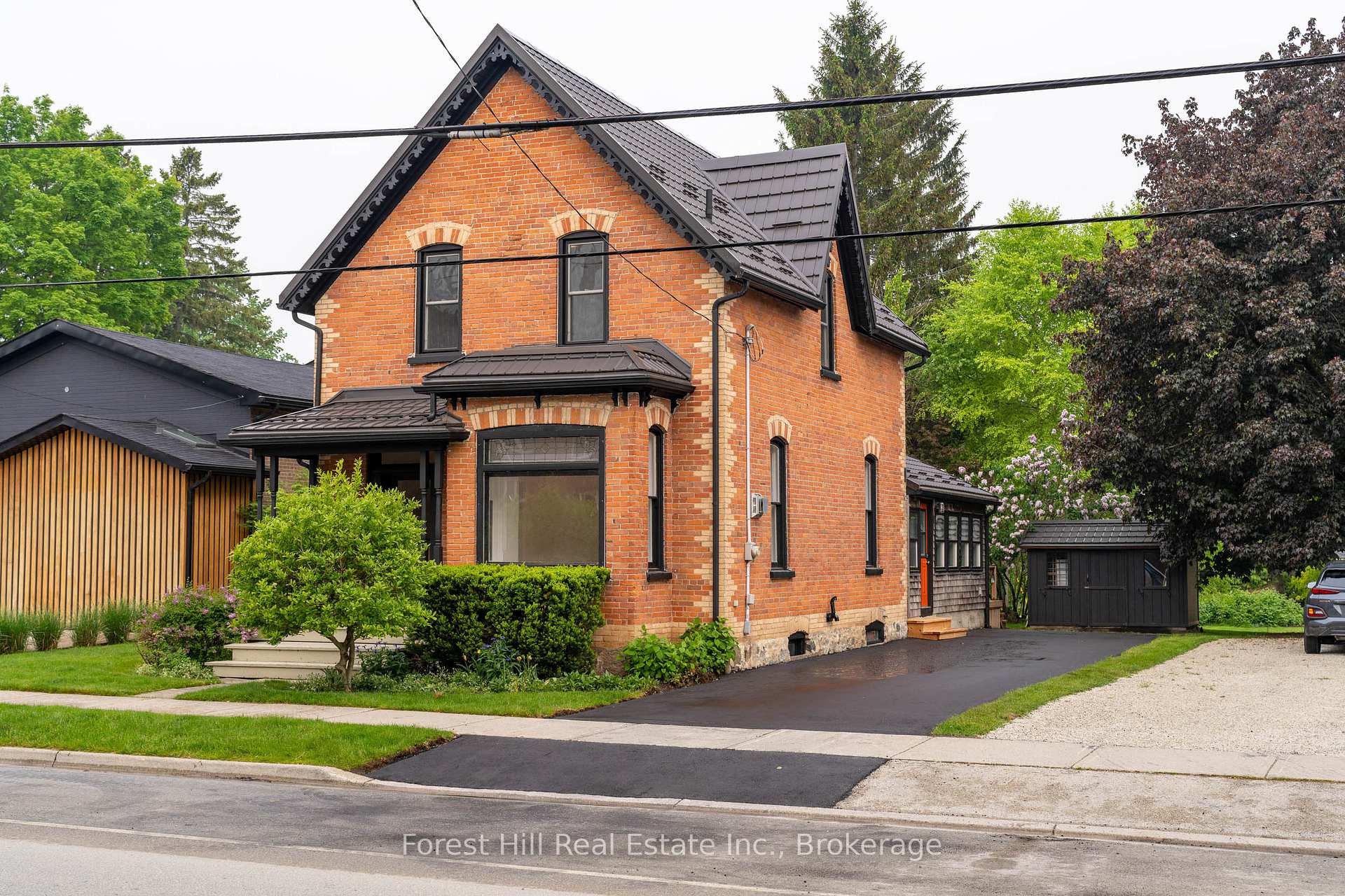 Front of 62 Bruce Street S