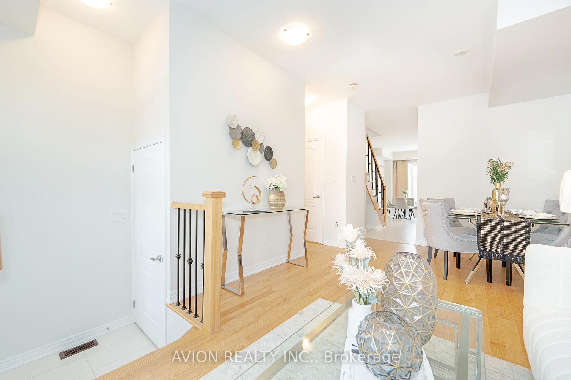 Photo 4 of 535 White's Hill Avenue, Markham, Cornell — HOMEH