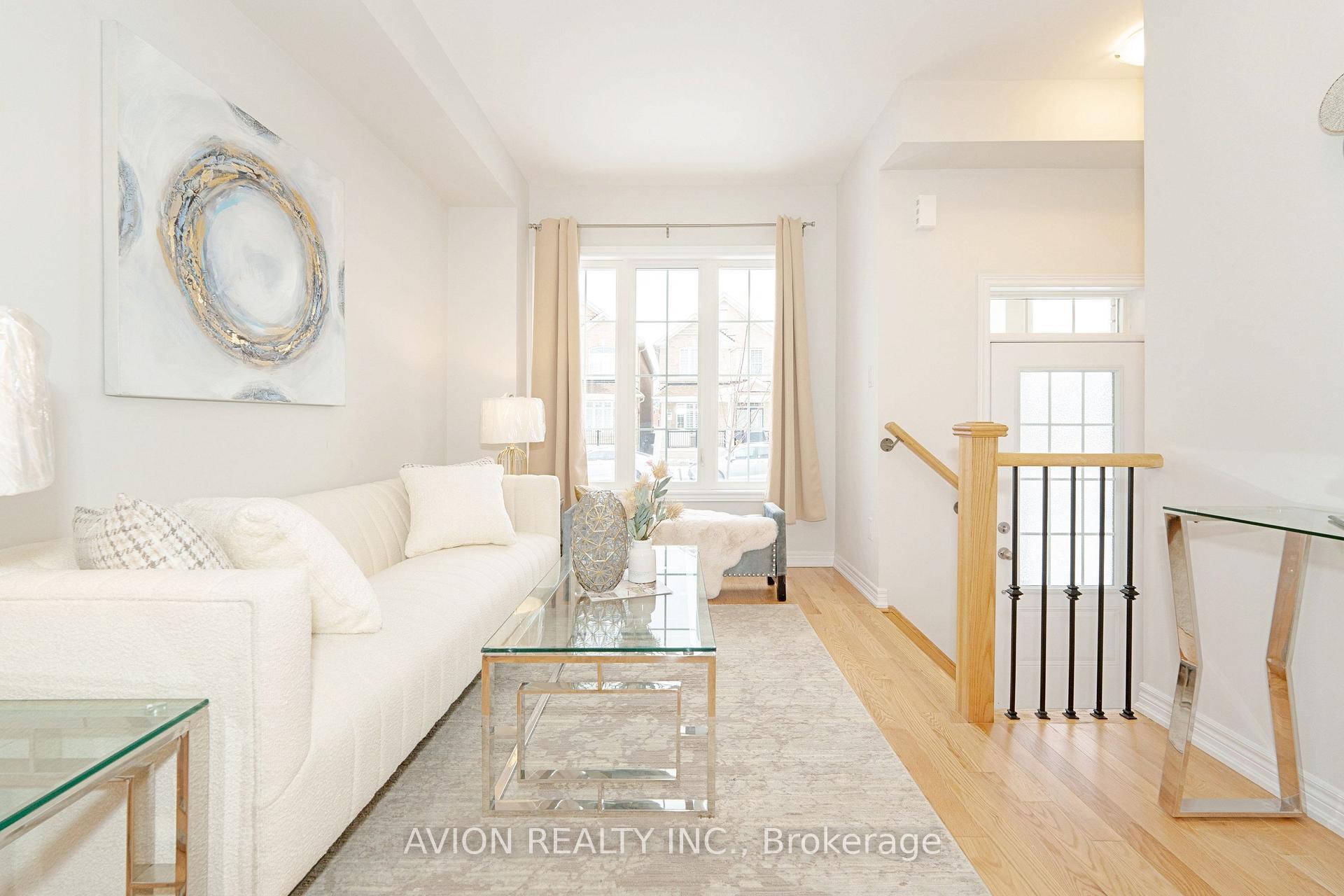 Photo 5 of 535 White's Hill Avenue, Markham, Cornell — HOMEH