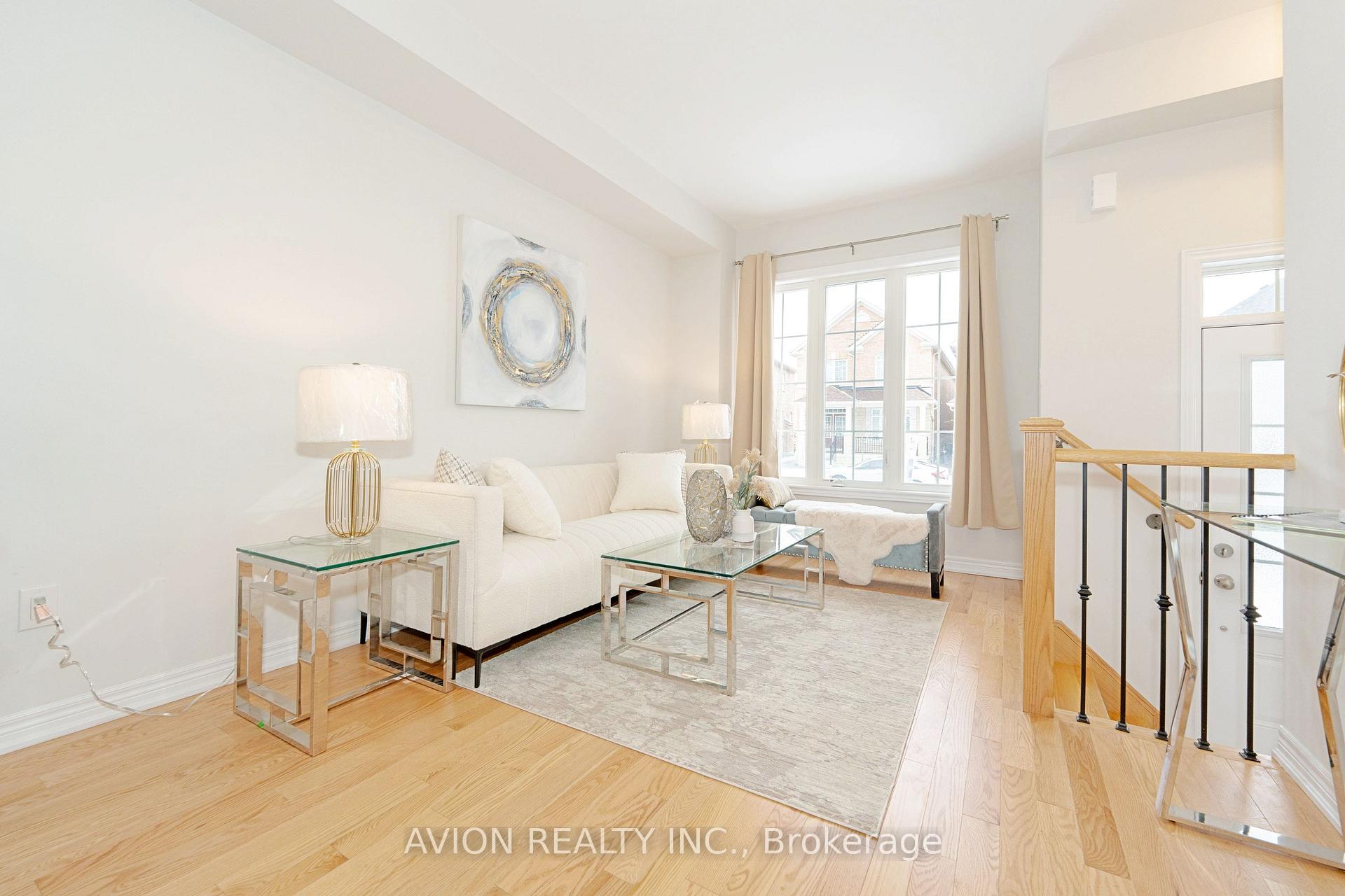 Photo 7 of 535 White's Hill Avenue, Markham, Cornell — HOMEH