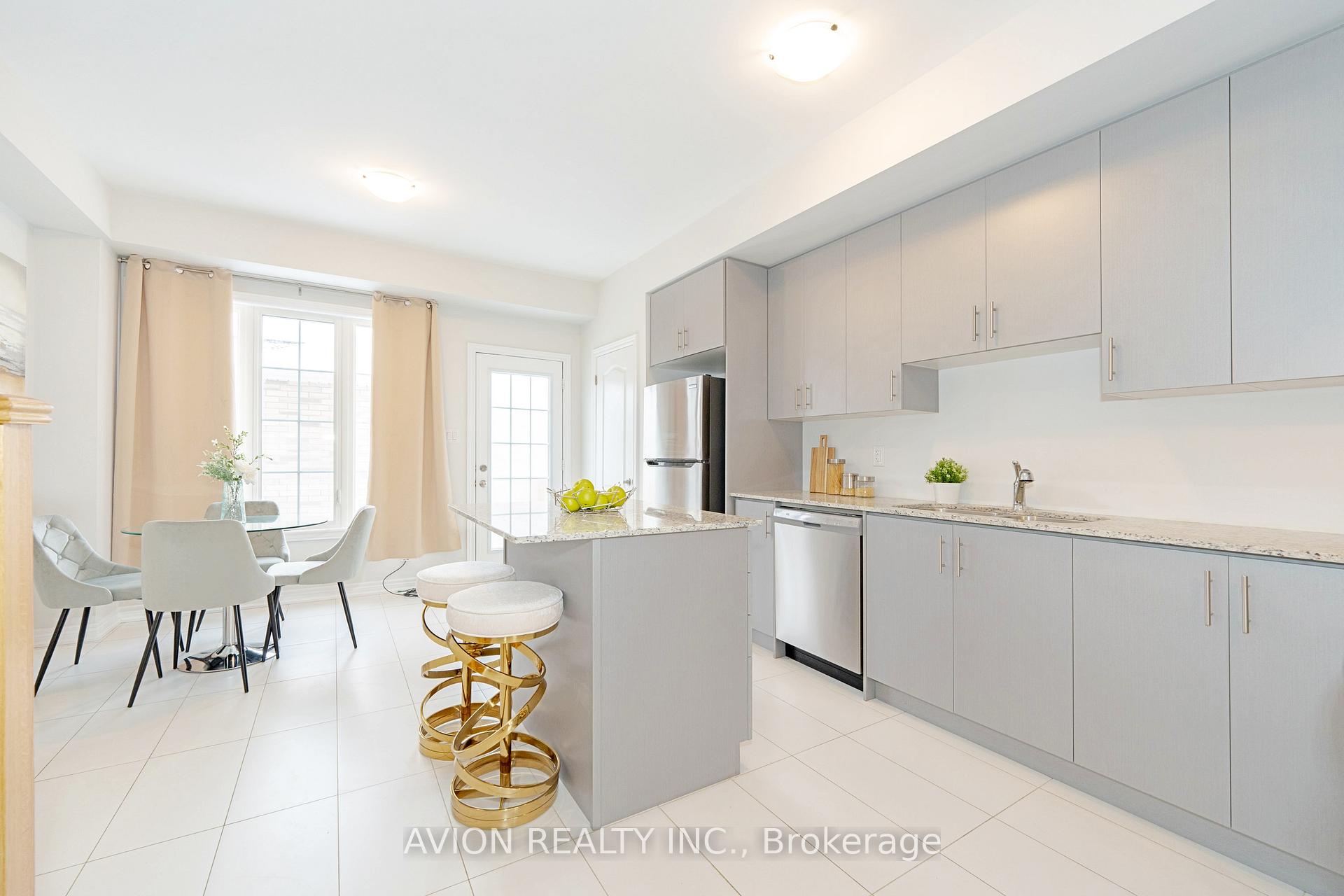 Photo 10 of 535 White's Hill Avenue, Markham, Cornell — HOMEH