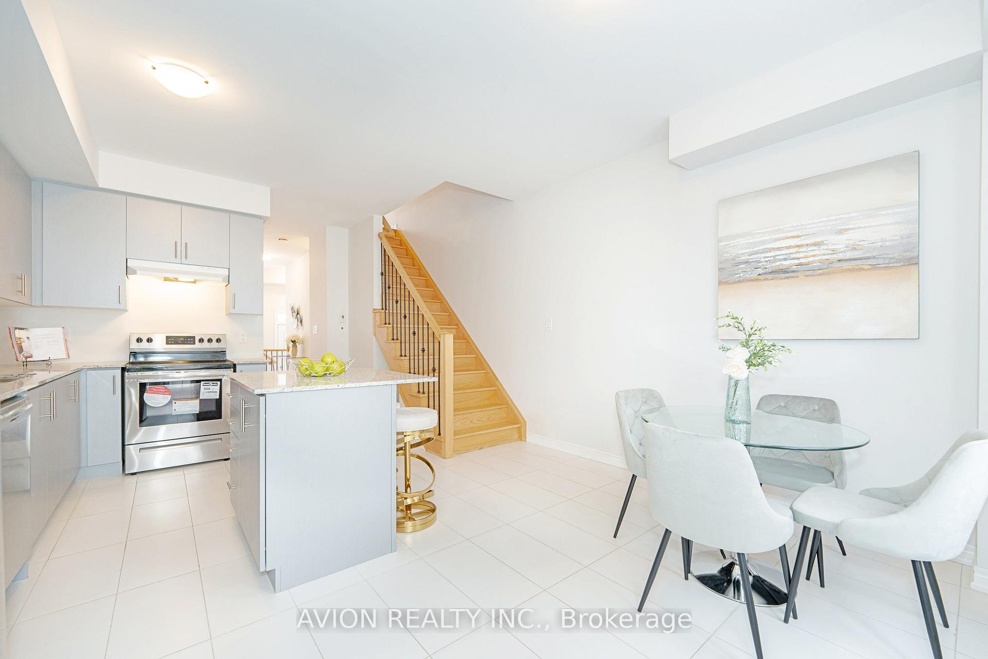 Photo 13 of 535 White's Hill Avenue, Markham, Cornell — HOMEH