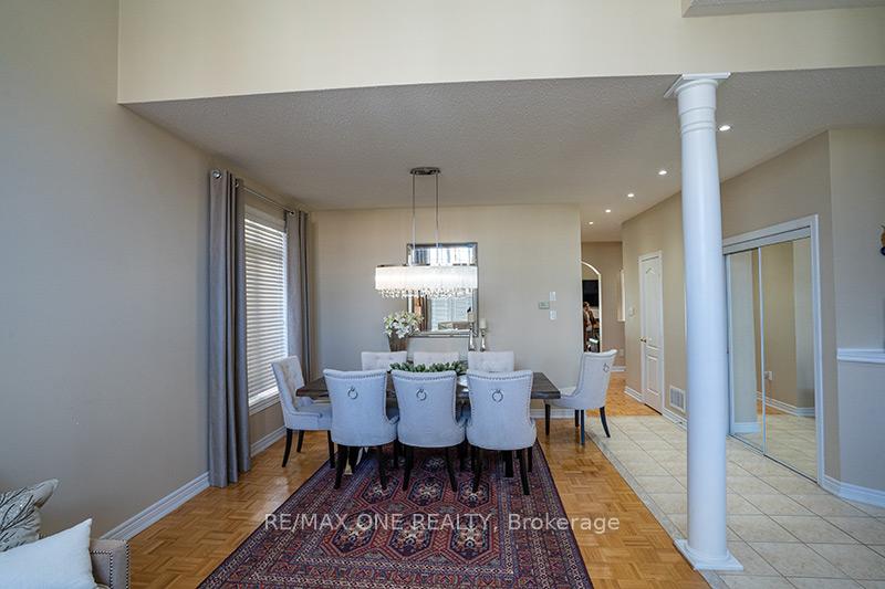 Photo 6 of 15 Burgundy Trail, Vaughan, Patterson — HOMEH