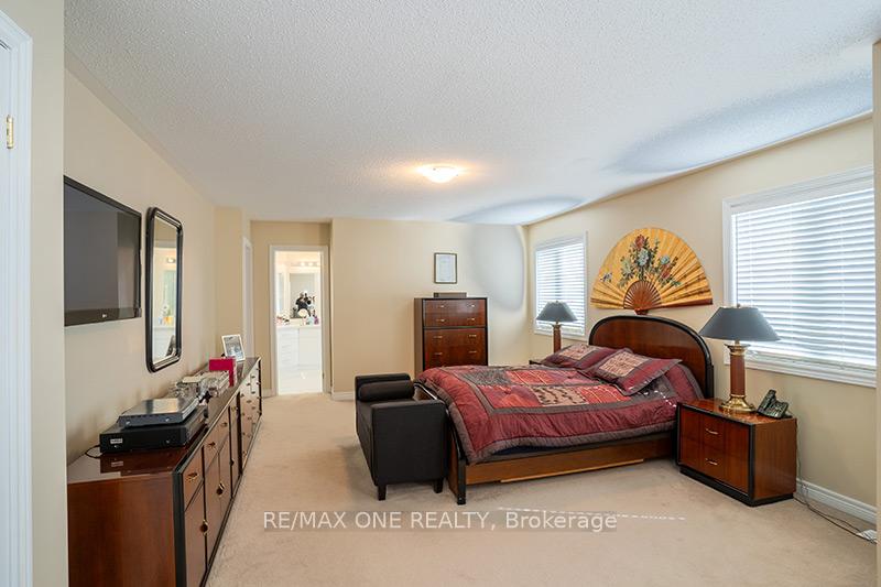 Photo 14 of 15 Burgundy Trail, Vaughan, Patterson — HOMEH