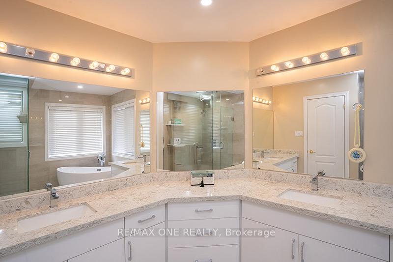Photo 17 of 15 Burgundy Trail, Vaughan, Patterson — HOMEH