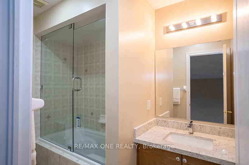 Photo 20 of 15 Burgundy Trail, Vaughan, Patterson — HOMEH