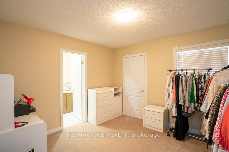 Photo 22 of 15 Burgundy Trail, Vaughan, Patterson — HOMEH
