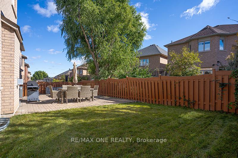 Photo 24 of 15 Burgundy Trail, Vaughan, Patterson — HOMEH