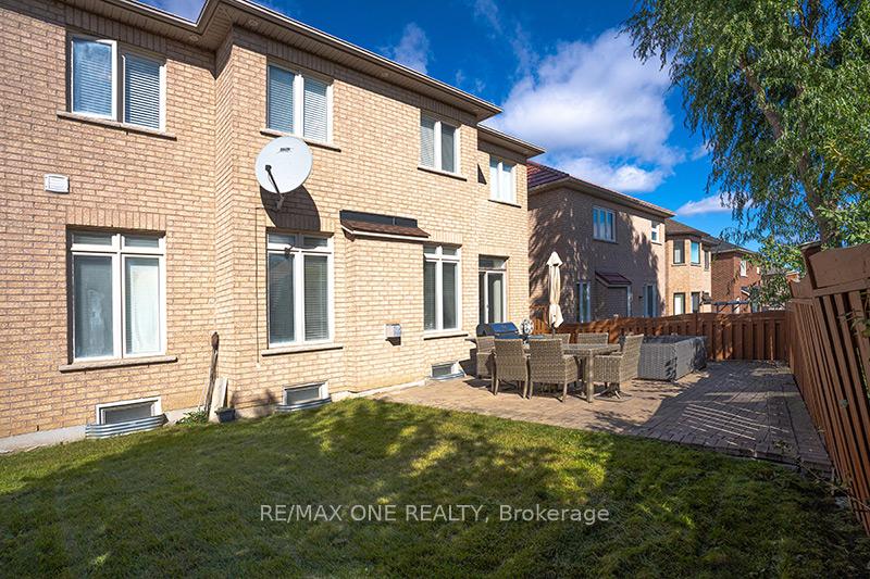 Photo 25 of 15 Burgundy Trail, Vaughan, Patterson — HOMEH