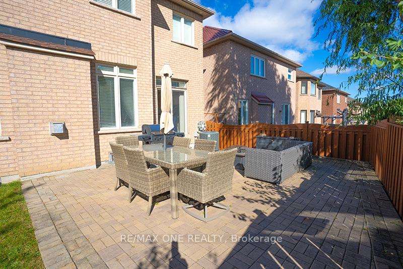 Photo 26 of 15 Burgundy Trail, Vaughan, Patterson — HOMEH