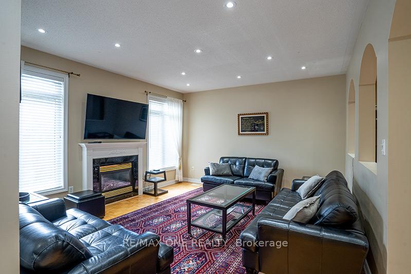 Photo 30 of 15 Burgundy Trail, Vaughan, Patterson — HOMEH