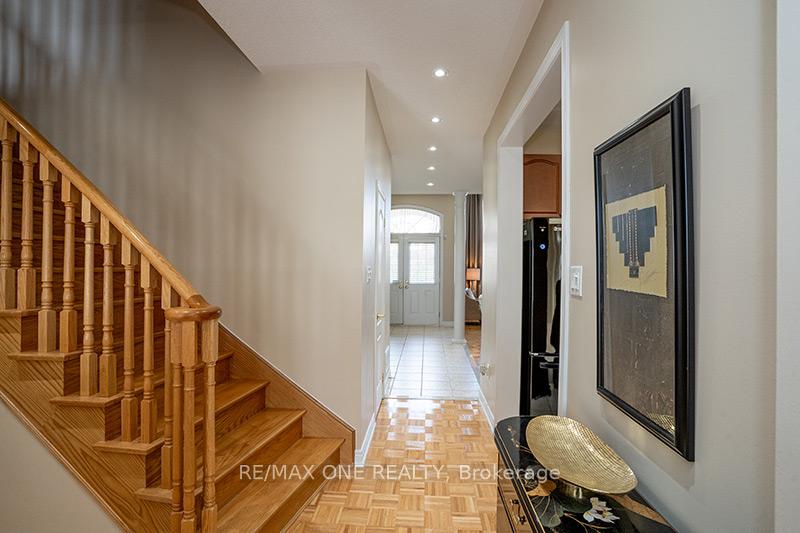 Photo 32 of 15 Burgundy Trail, Vaughan, Patterson — HOMEH