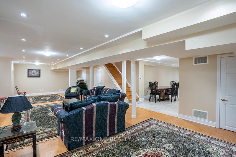 Photo 33 of 15 Burgundy Trail, Vaughan, Patterson — HOMEH
