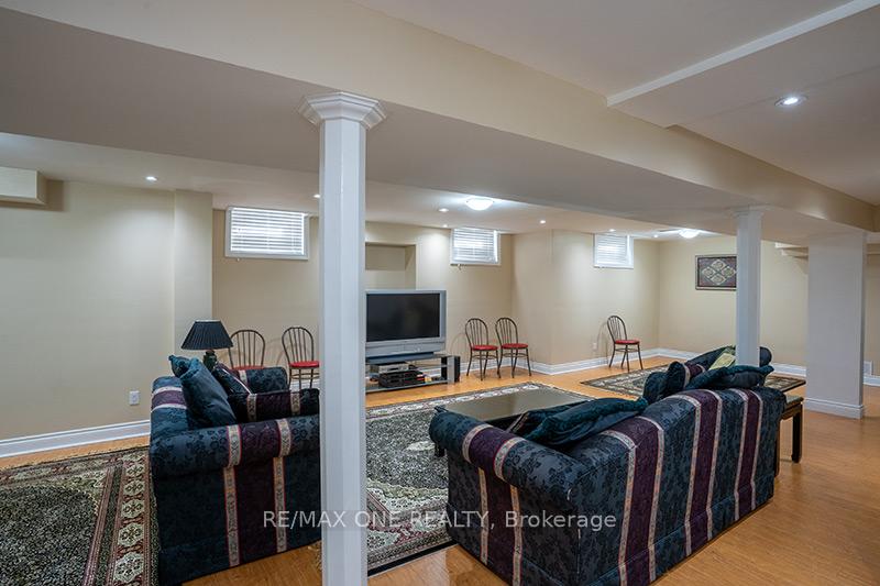 Photo 34 of 15 Burgundy Trail, Vaughan, Patterson — HOMEH