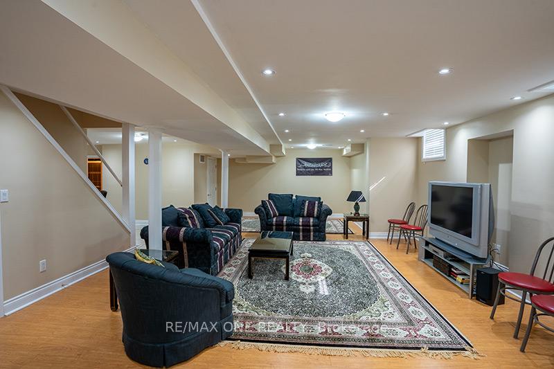 Photo 35 of 15 Burgundy Trail, Vaughan, Patterson — HOMEH