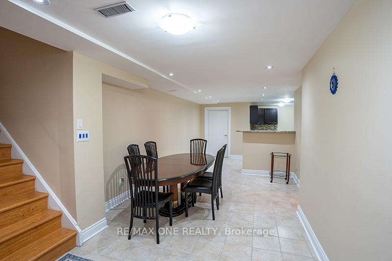 Photo 36 of 15 Burgundy Trail, Vaughan, Patterson — HOMEH