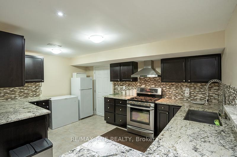 Photo 37 of 15 Burgundy Trail, Vaughan, Patterson — HOMEH
