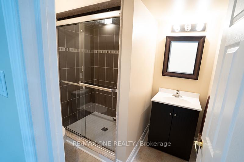 Photo 38 of 15 Burgundy Trail, Vaughan, Patterson — HOMEH