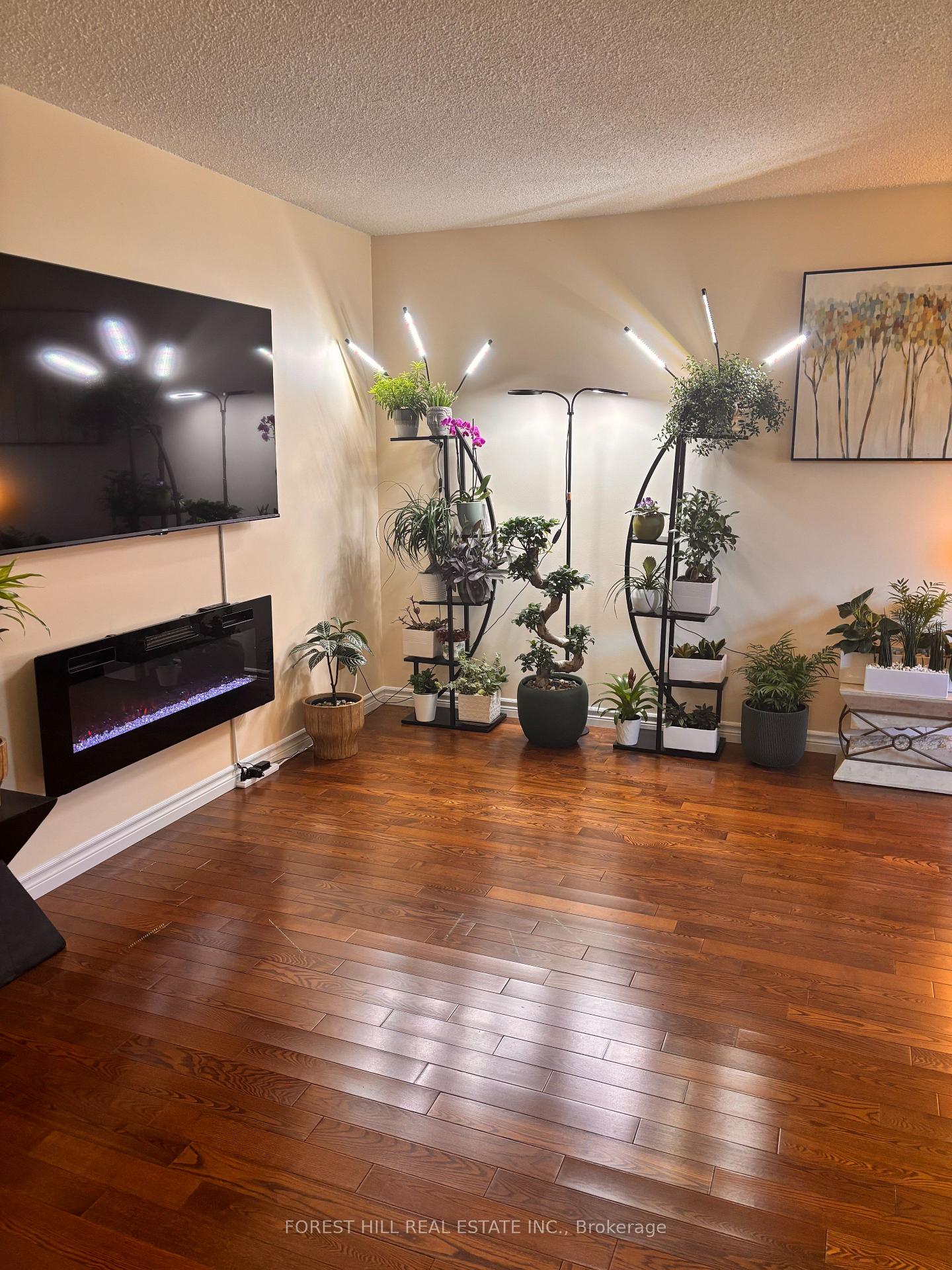 Photo 21 of 48 Haskell Crescent, Aurora, Aurora Highlands — HOMEH