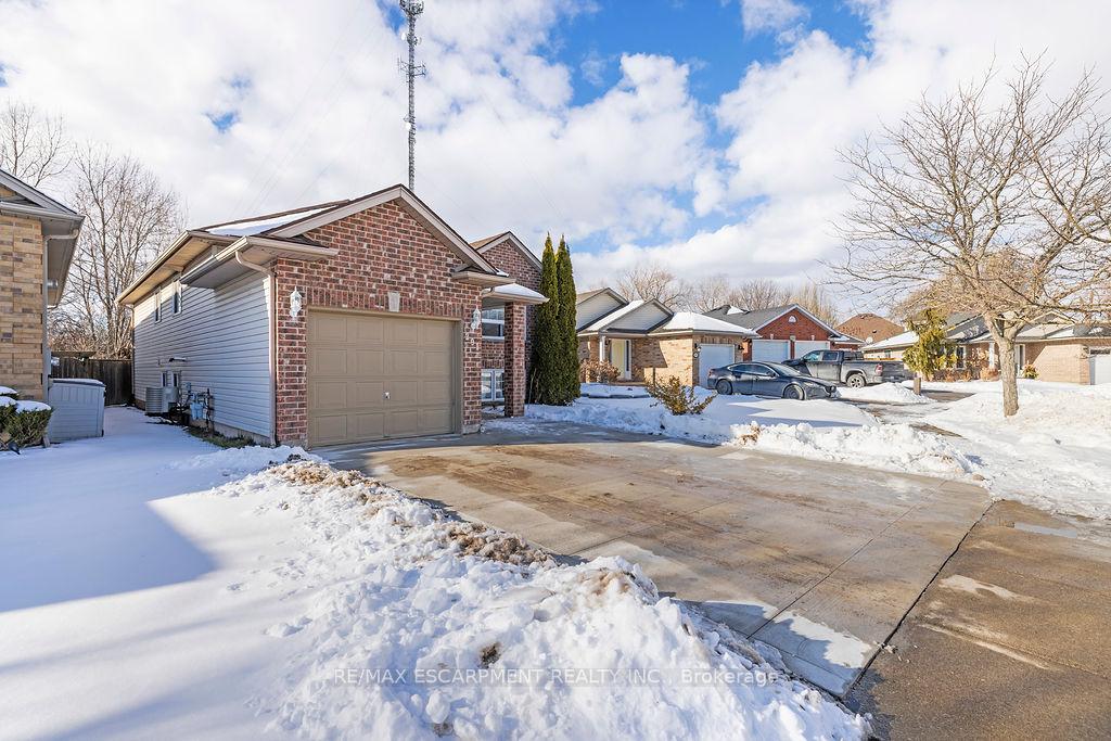 Photo 2 of 291 St Lawrence Drive, Welland, N. Welland — HOMEH