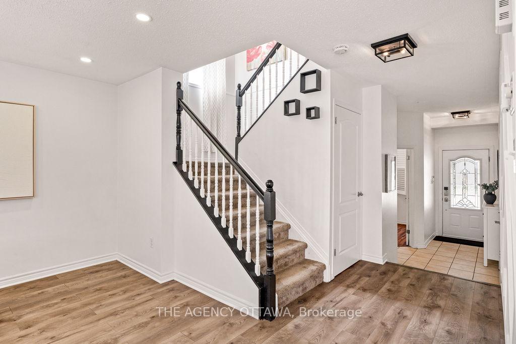 Photo 15 of 70 Appledale Drive, Ottawa, Barrhaven - Longfields — HOMEH