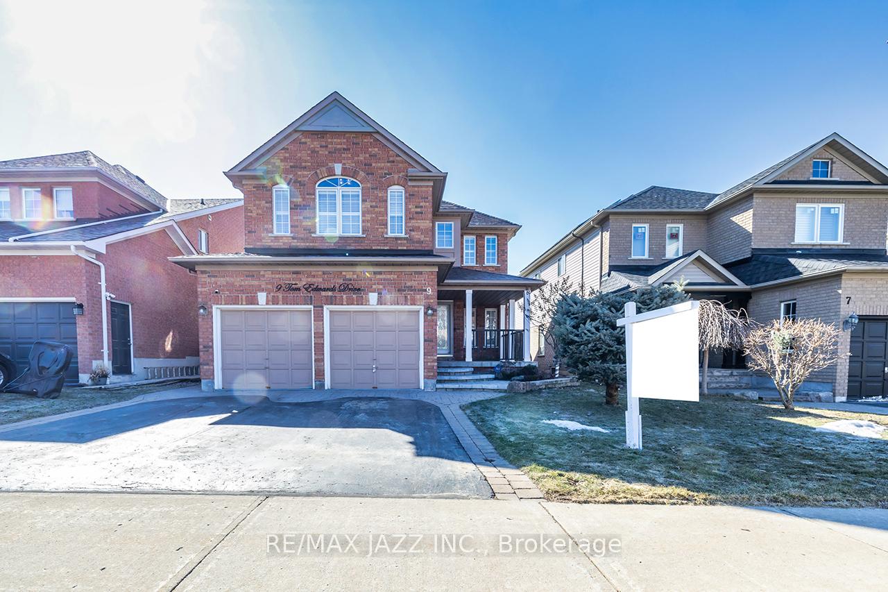 Photo 4 of 9 Tom Edwards Drive, Whitby, Rolling Acres — HOMEH