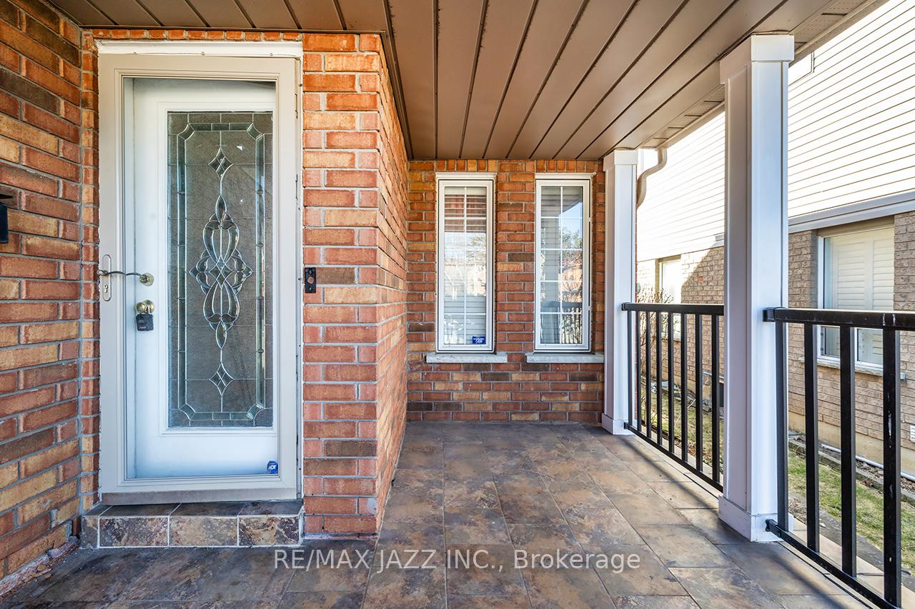 Photo 5 of 9 Tom Edwards Drive, Whitby, Rolling Acres — HOMEH