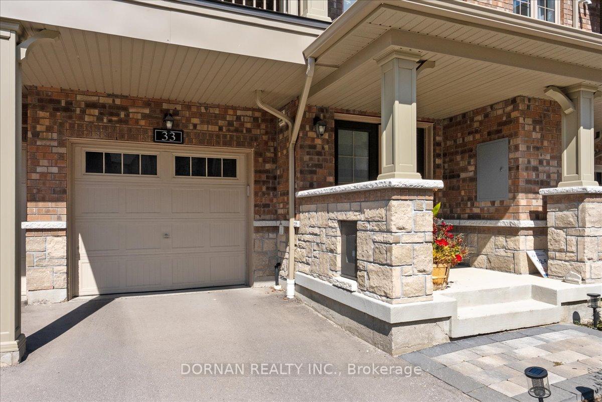 Photo 3 of 33 Mappin Way, Whitby, Rolling Acres — HOMEH