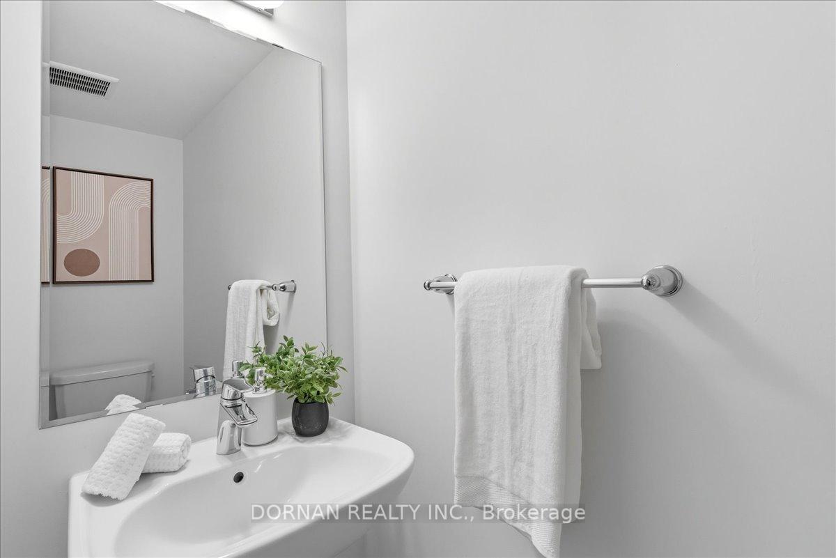 Photo 7 of 33 Mappin Way, Whitby, Rolling Acres — HOMEH