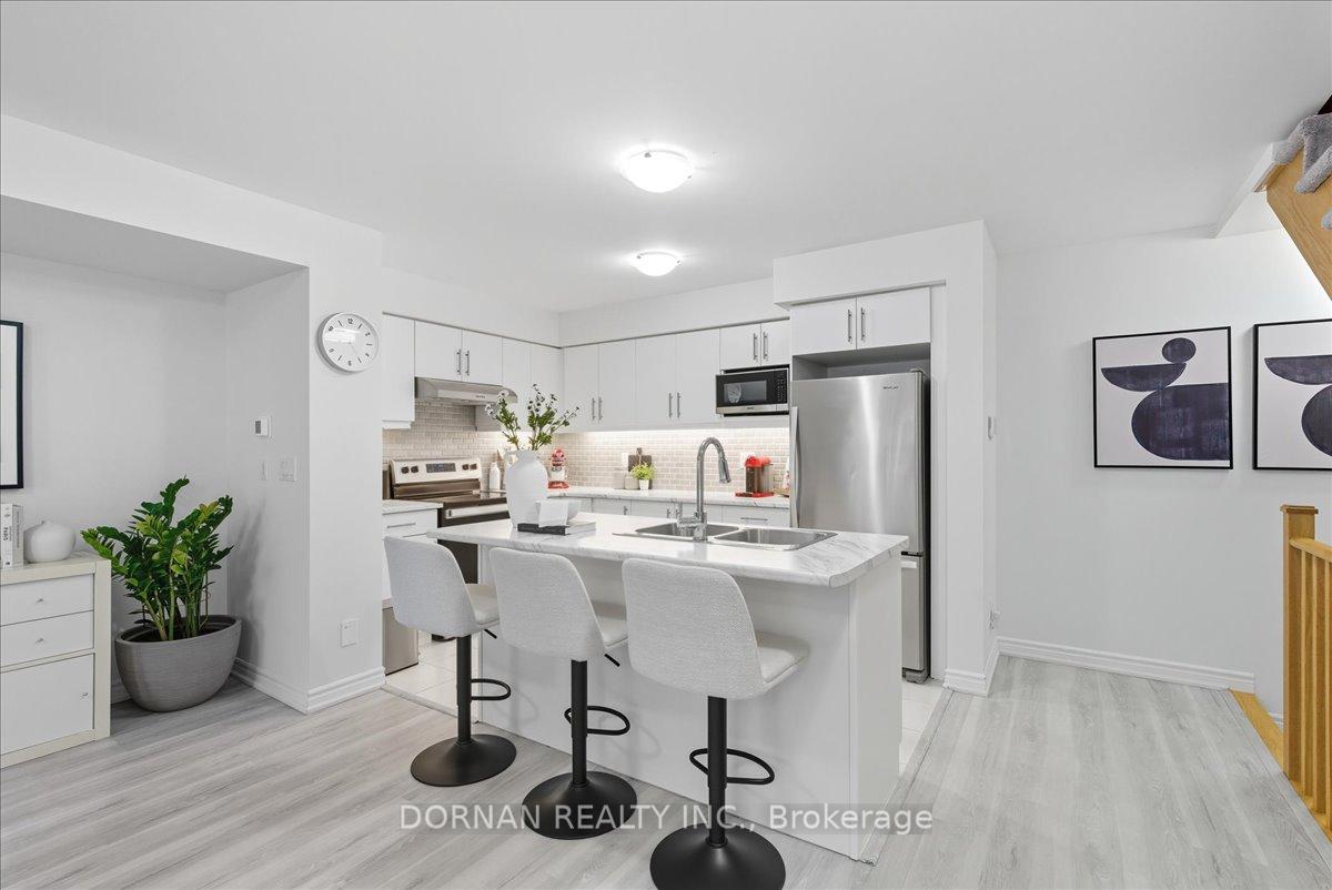 Photo 9 of 33 Mappin Way, Whitby, Rolling Acres — HOMEH