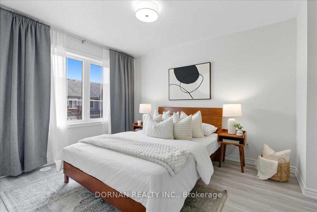 Photo 24 of 33 Mappin Way, Whitby, Rolling Acres — HOMEH