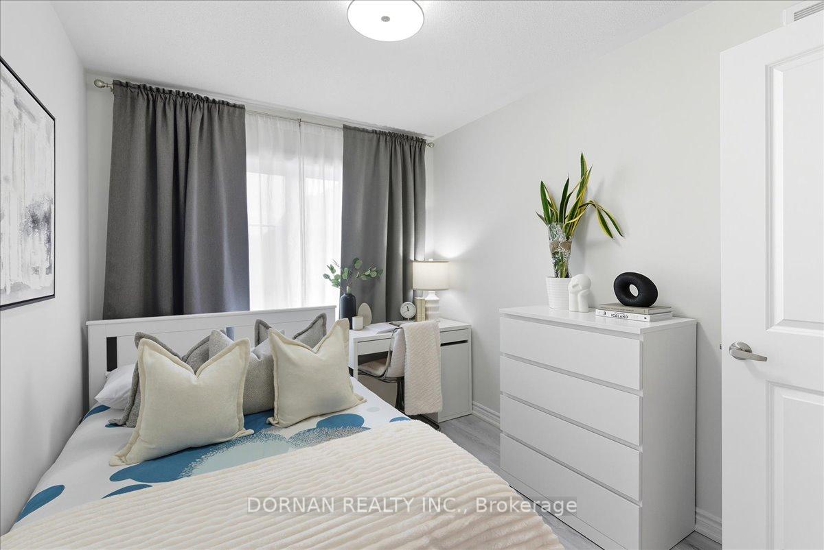 Photo 30 of 33 Mappin Way, Whitby, Rolling Acres — HOMEH
