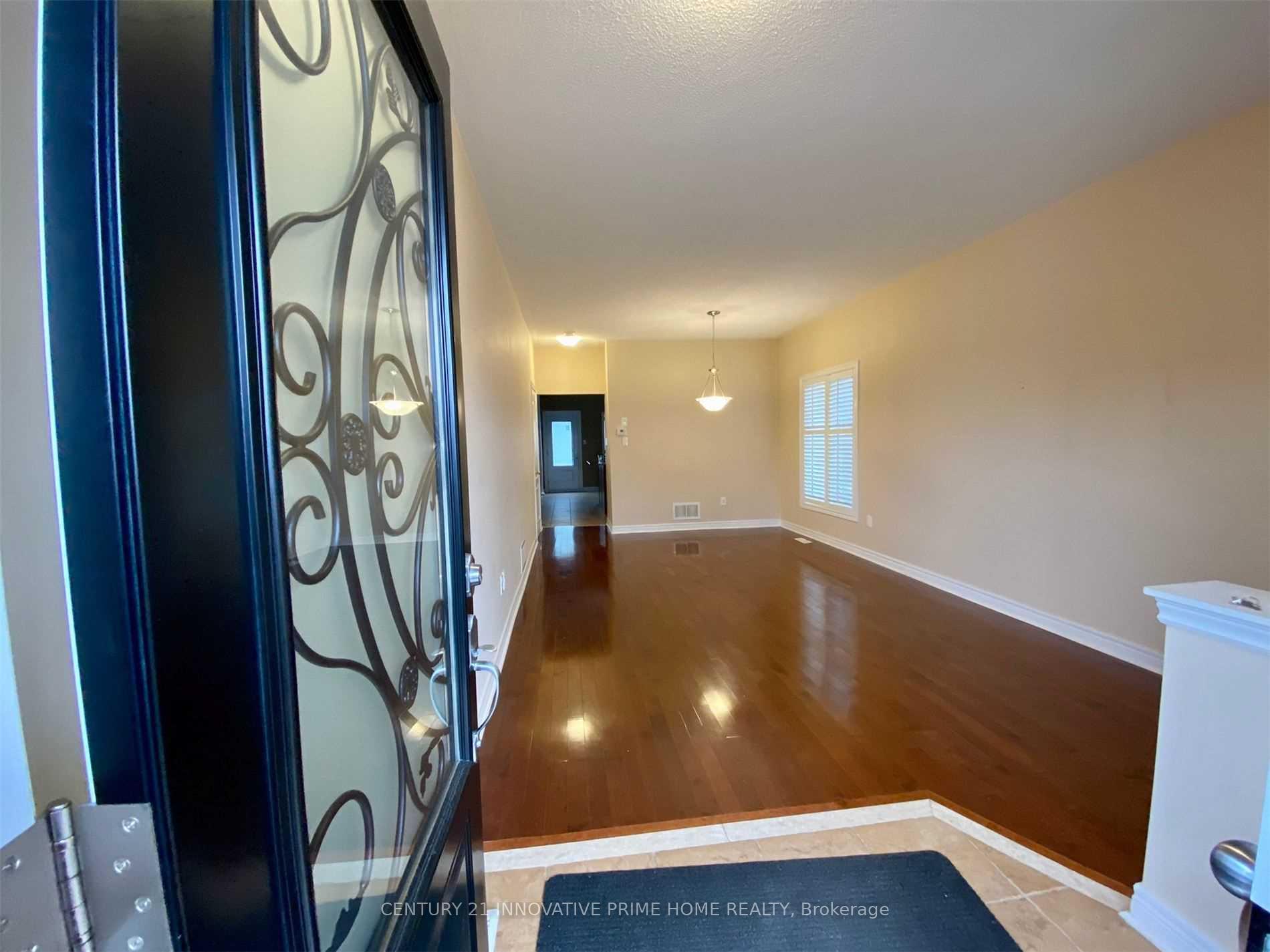Photo 5 of 14 Sivyer Crescent, Ajax, Northeast Ajax — HOMEH