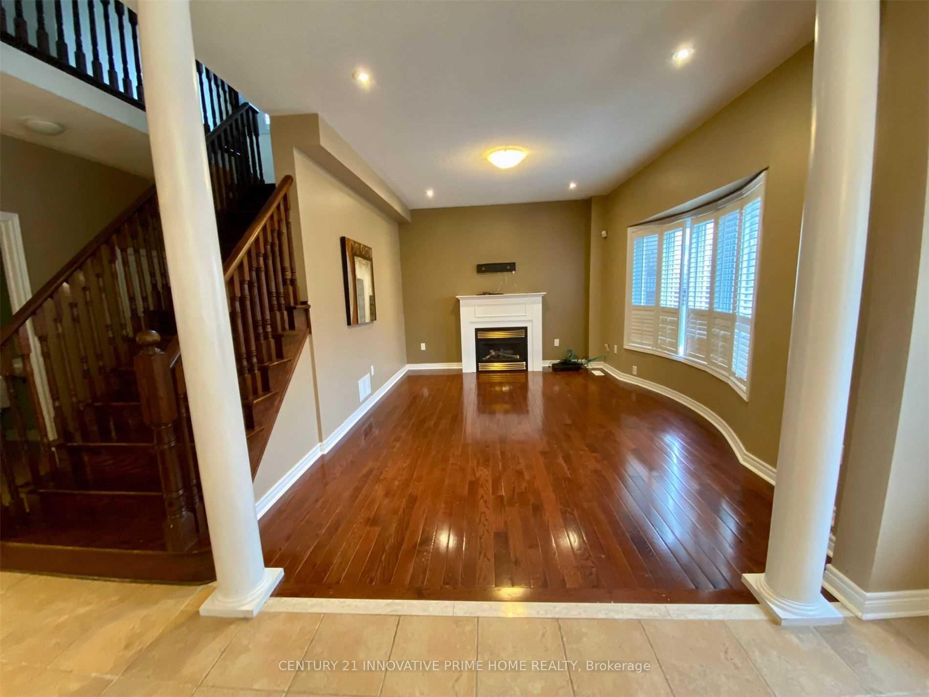 Photo 6 of 14 Sivyer Crescent, Ajax, Northeast Ajax — HOMEH