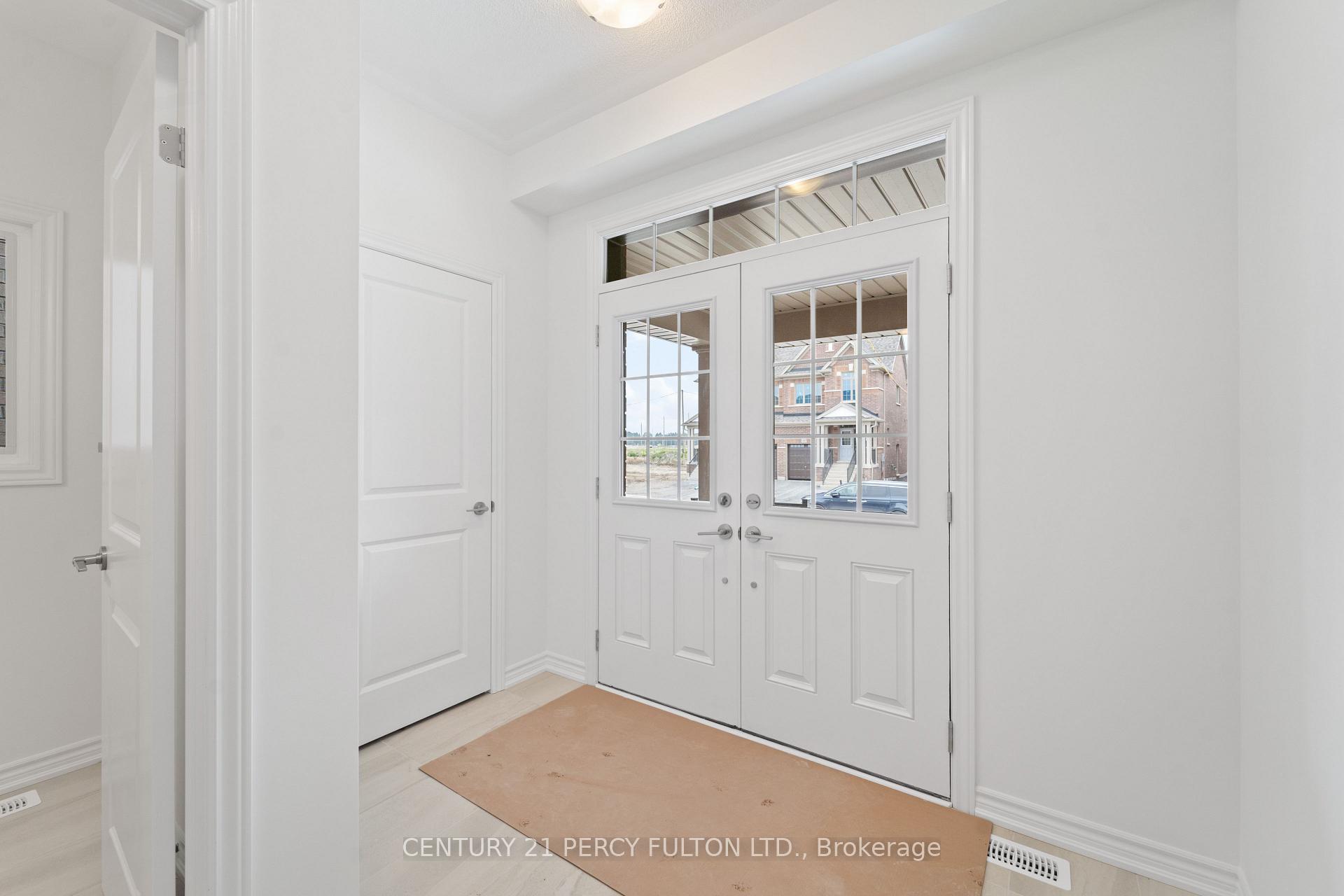 Photo 4 of 41 Bridgeland Drive, Whitby, Rural Whitby — HOMEH