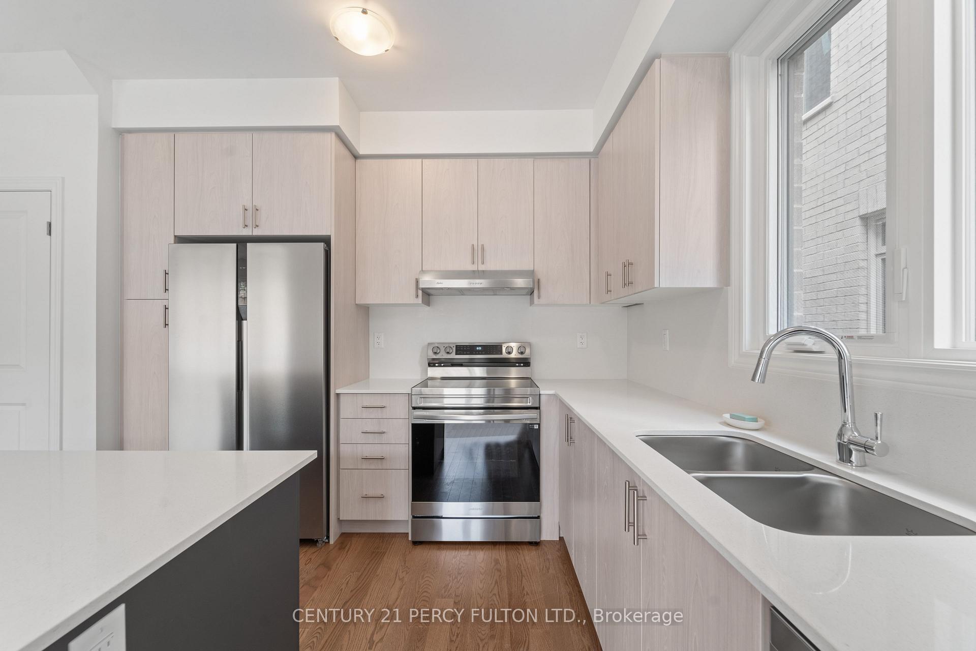 Photo 12 of 41 Bridgeland Drive, Whitby, Rural Whitby — HOMEH