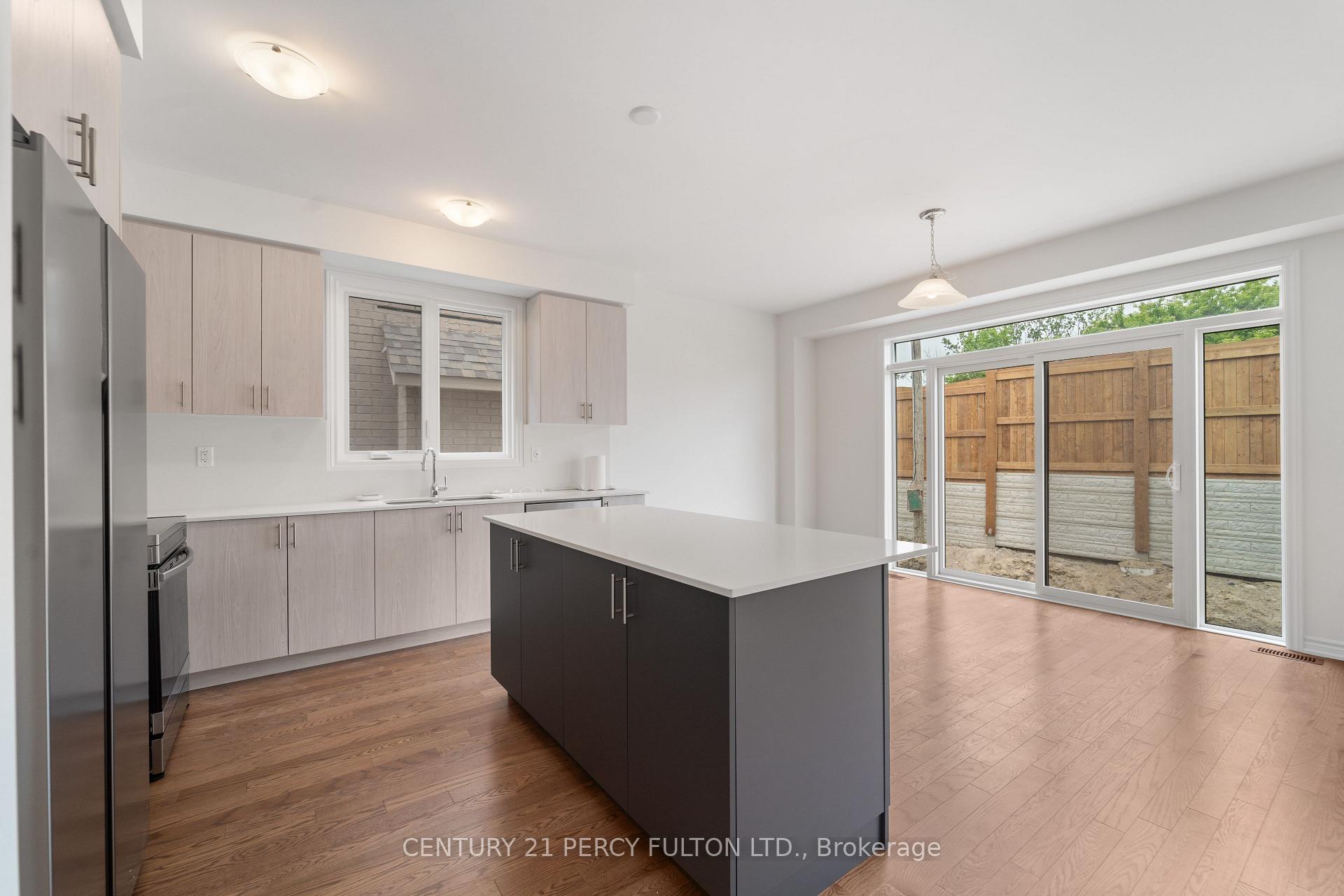 Photo 13 of 41 Bridgeland Drive, Whitby, Rural Whitby — HOMEH