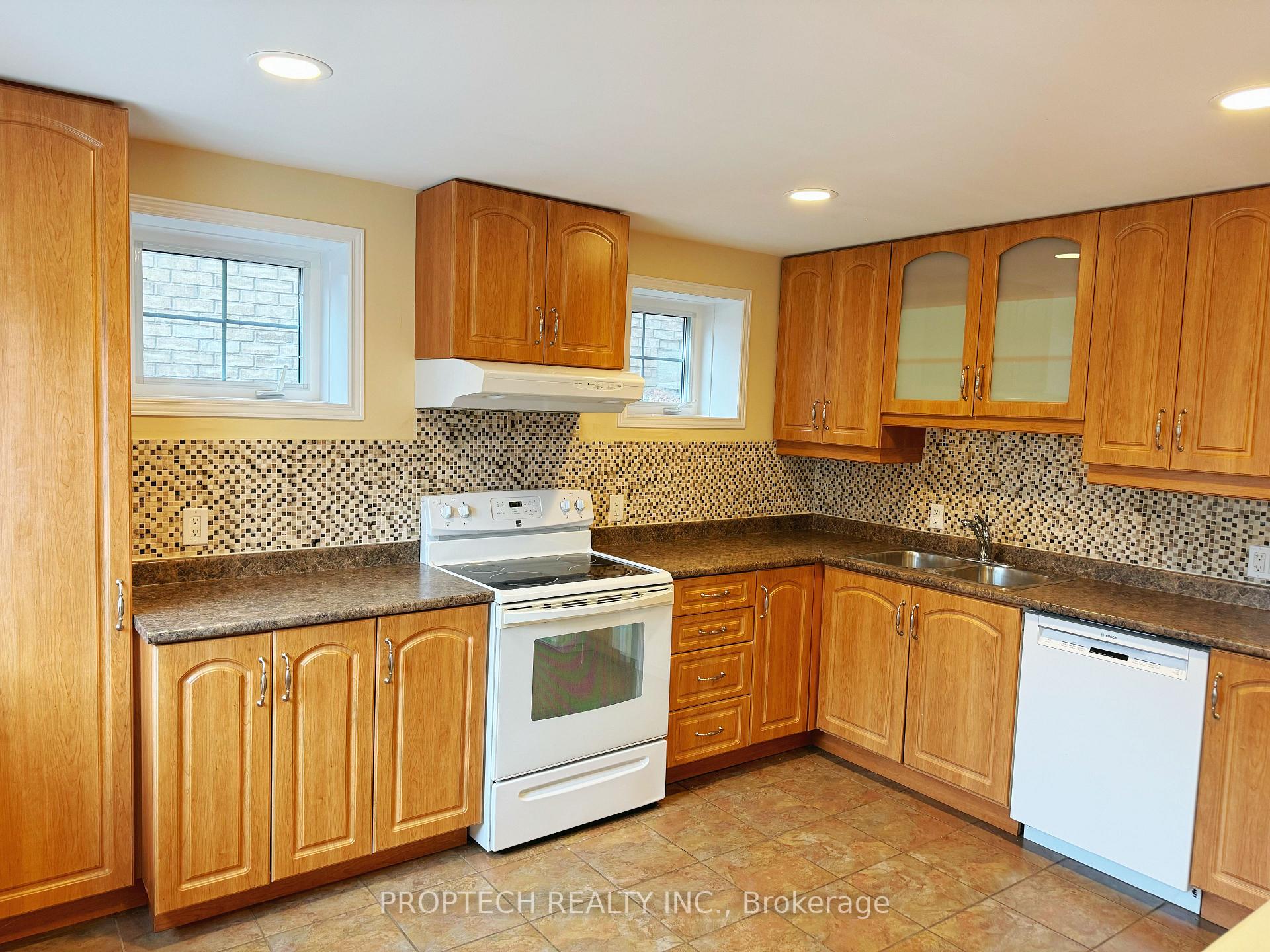 Photo 6 of 177 Vanda Drive, Vaughan, Patterson — HOMEH