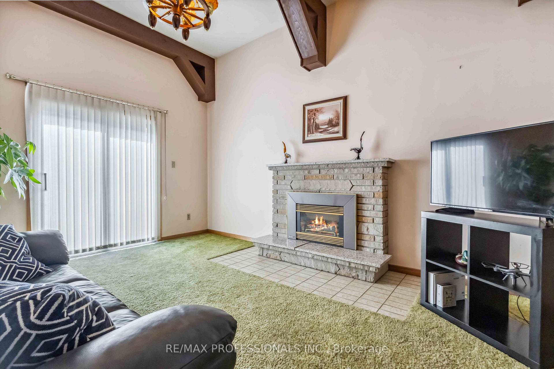 Photo 9 of 525 Woodbridge Avenue, Vaughan, West Woodbridge — HOMEH