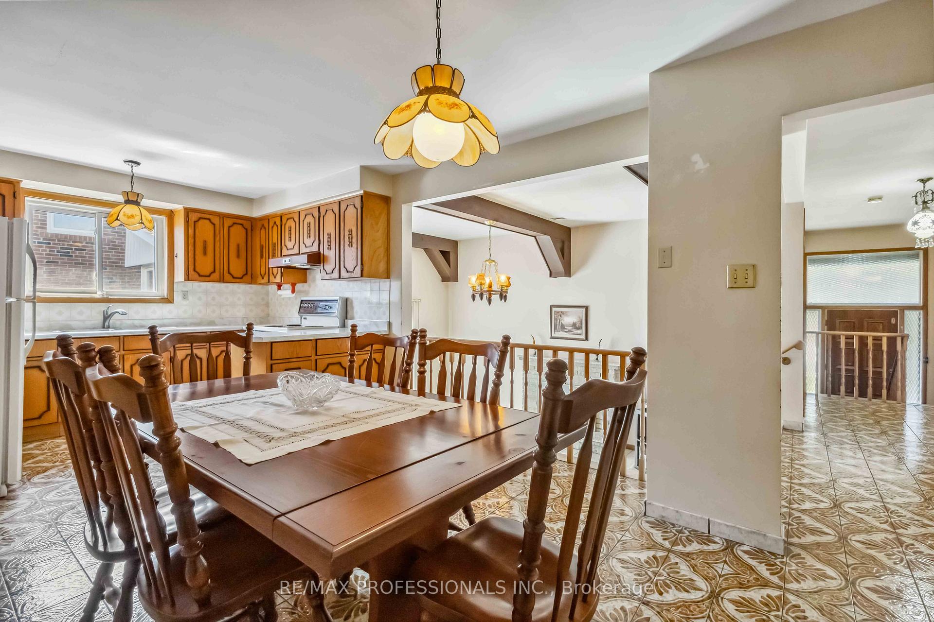 Photo 14 of 525 Woodbridge Avenue, Vaughan, West Woodbridge — HOMEH