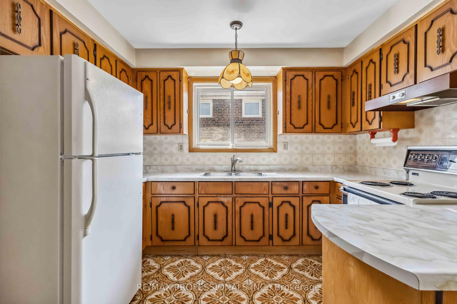 Photo 16 of 525 Woodbridge Avenue, Vaughan, West Woodbridge — HOMEH