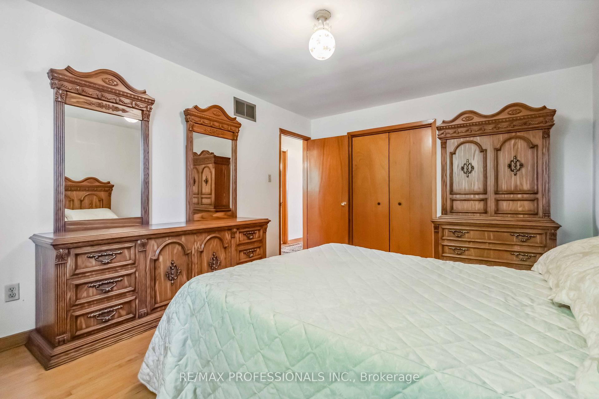 Photo 20 of 525 Woodbridge Avenue, Vaughan, West Woodbridge — HOMEH